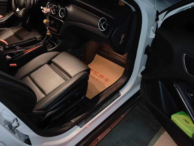 Mercedes-Benz GLA Class 2019 car image #19