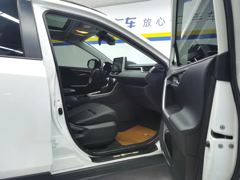 Toyota RAV4 2021 #19 Toyota RAV4 2021 car image #19