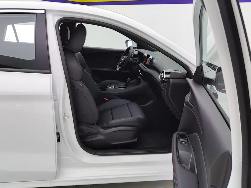 2025 car image #19