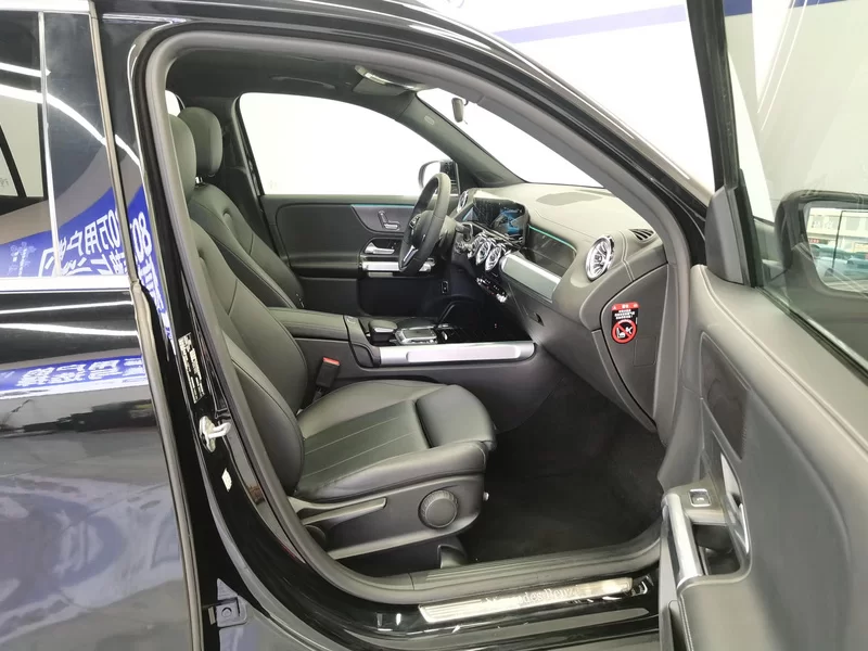 Mercedes-Benz GLB Class 2022 immagine di auto #19