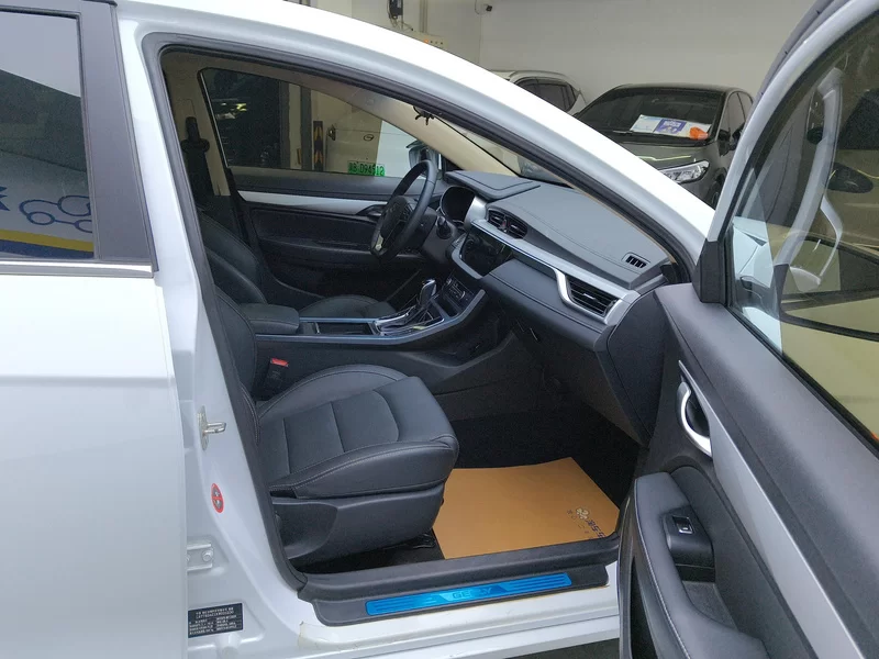 GEELY Emgrand 2019 car image #19
