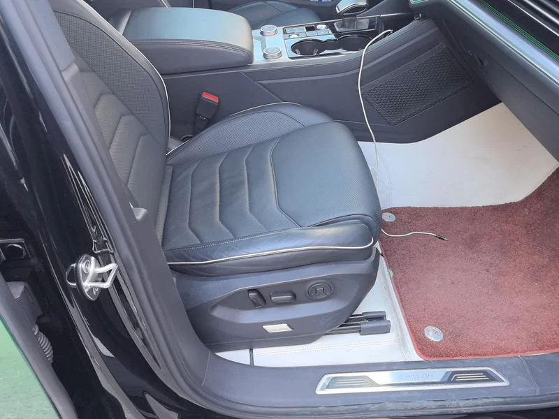 Volkswagen Touareg 2020 car image #19