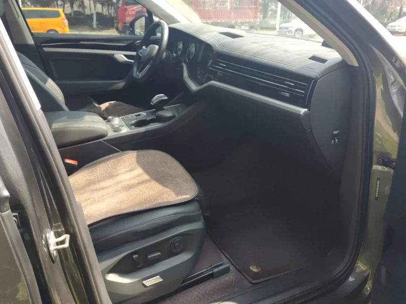 Volkswagen Touareg 2020 car image #19