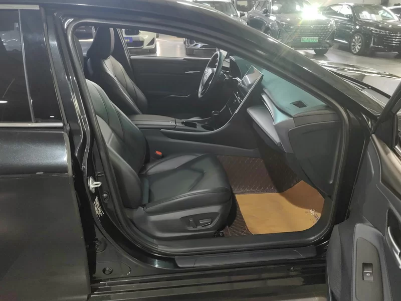 Toyota Avalon 2022 car image #19