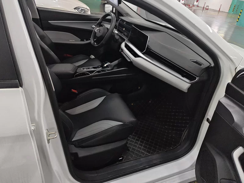 GEELY Binray 2023 car image #19