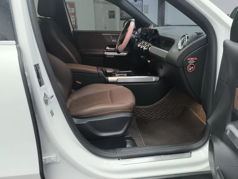 Mercedes-Benz GLB Class 2022 car image #19