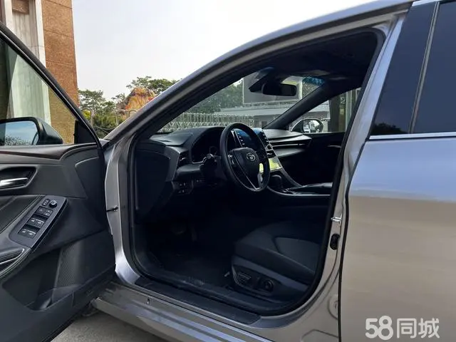 Toyota Avalon 2020 car image #19