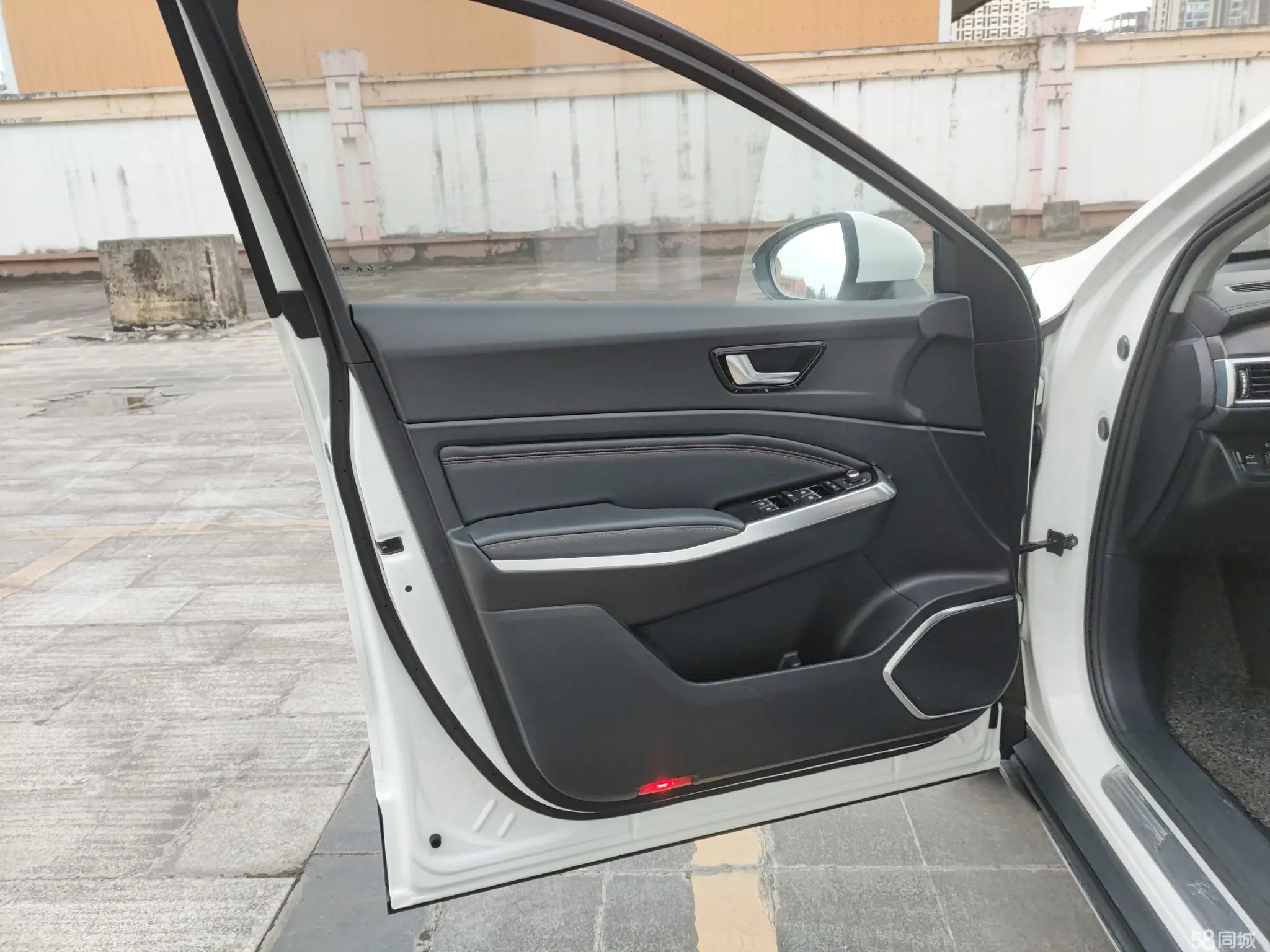 HongQi E-HS3 2019 car image #19