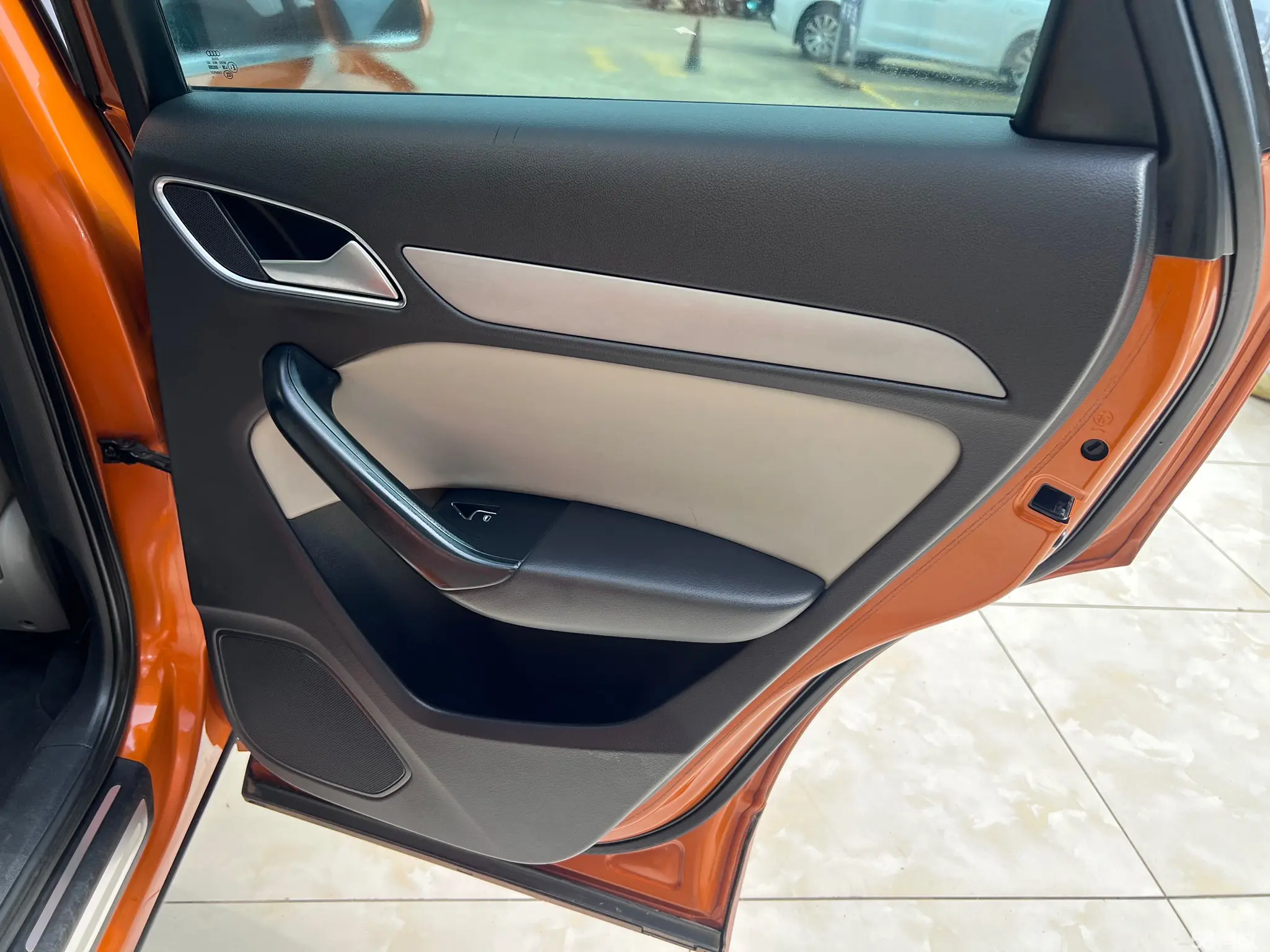 Audi Q3 2013 car image #19