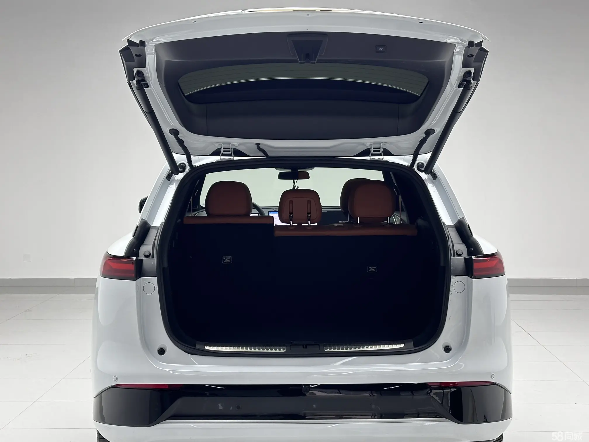 Xpeng G9 2025 #19 Xpeng G9 2025 car image #19