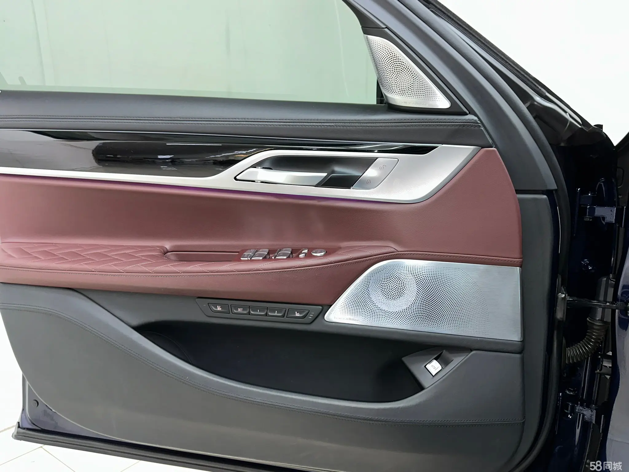 BMW 7 Series 2022 car image #19