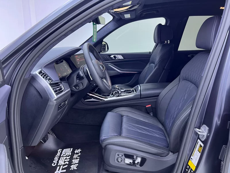 BMW X7 M60i 2022 #19 BMW X7 M60i 2022 car image #19