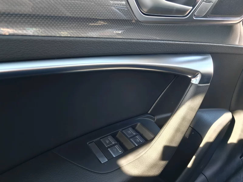 Audi A6L e-tron 2023 immagine di auto #19