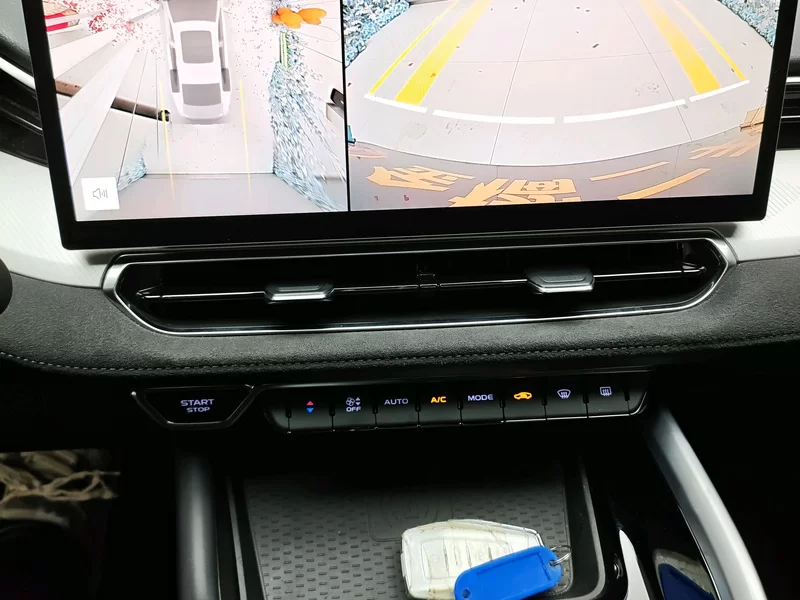 GEELY PrefaceL 2024 car image #19