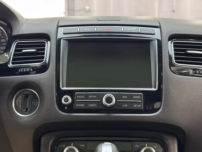 Volkswagen Touareg 2016 car image #19