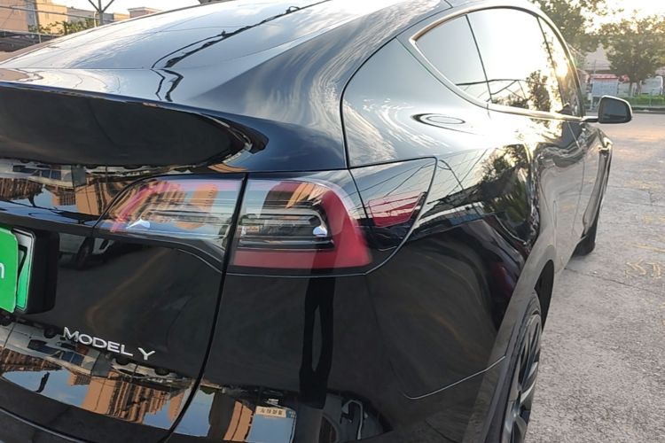 Tesla Model Y 2022 #8 Tesla Model Y 2022 car image #8