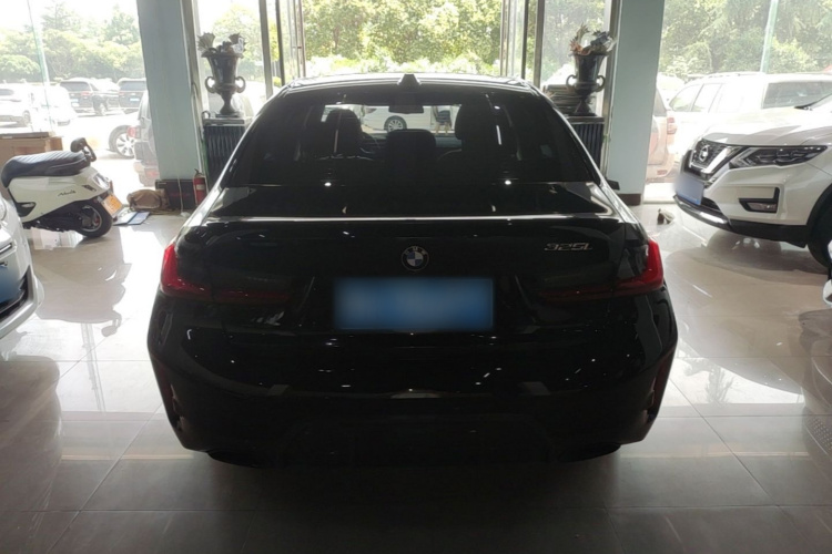 BMW 3 Series 2023 #6 BMW 3 Series 2023 car image #6