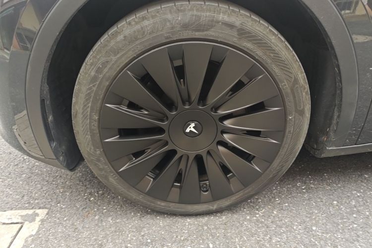 Tesla Model Y 2024 #9 Tesla Model Y 2024 immagine di auto #9