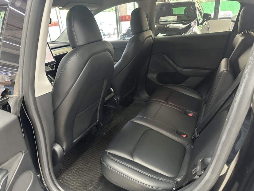 Tesla Model Y 2023 #5 Tesla Model Y 2023 car image #5
