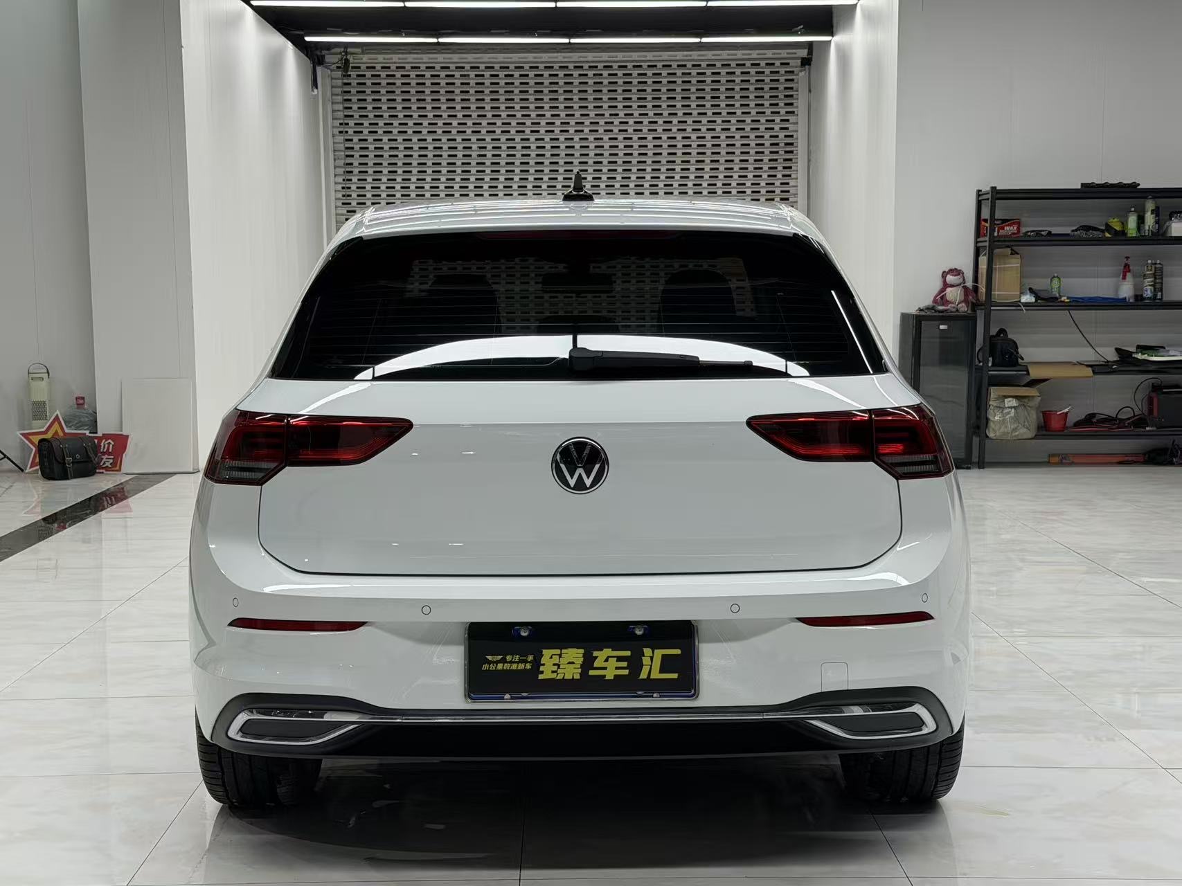 Volkswagen Golf 2023 car image #5