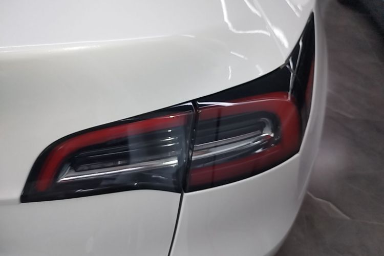 Tesla Model Y 2024 #8 Tesla Model Y 2024 car image #8