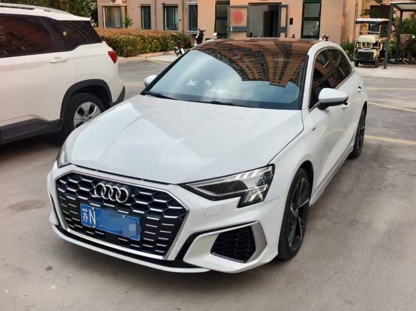 2023 2023 immagine di auto