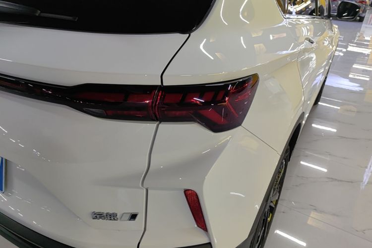 GEELY Coolray 2022 car image #8