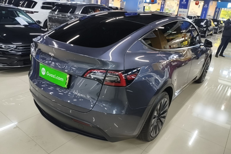 Tesla Model Y 2023 #7 Tesla Model Y 2023 car image #7