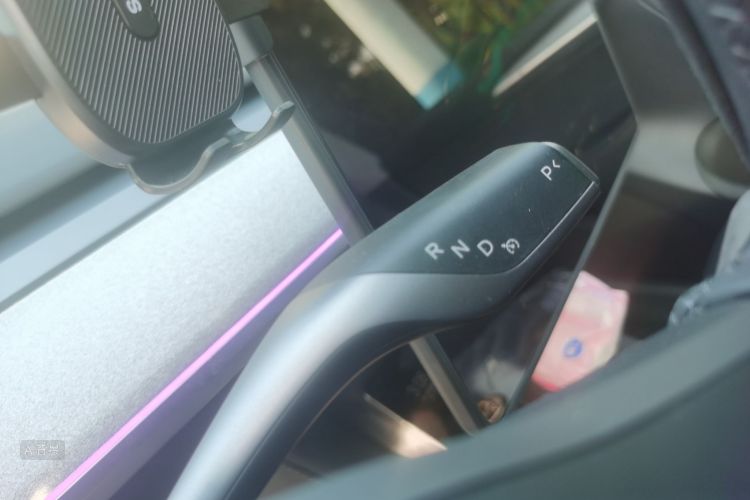 Tesla Model Y 2024 #16 Tesla Model Y 2024 immagine di auto #16