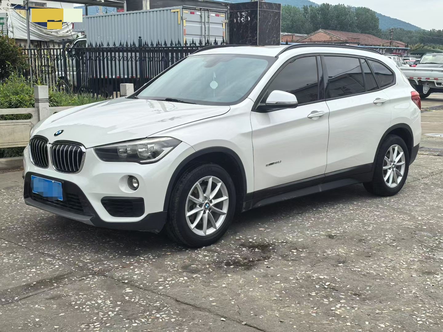 BMW X1 2017 BMW X1 2017 car image