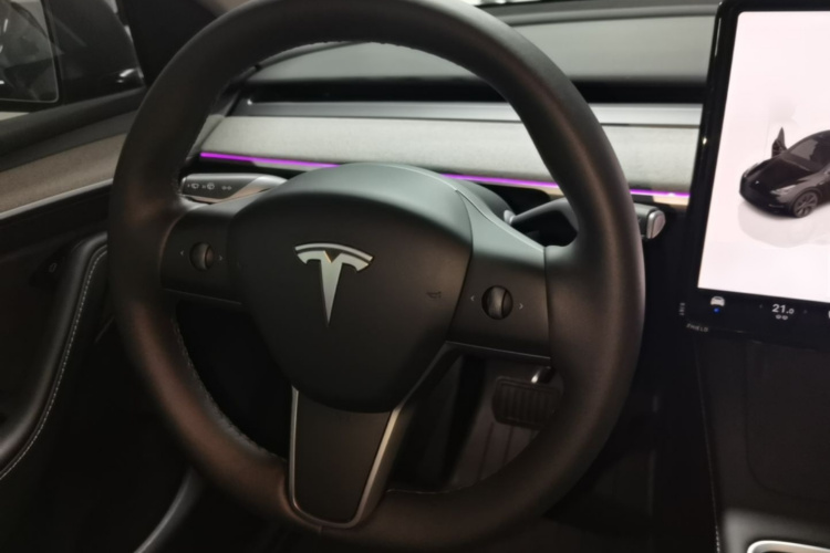 Tesla Model Y 2023 #11 Tesla Model Y 2023 صورة سيارة #11