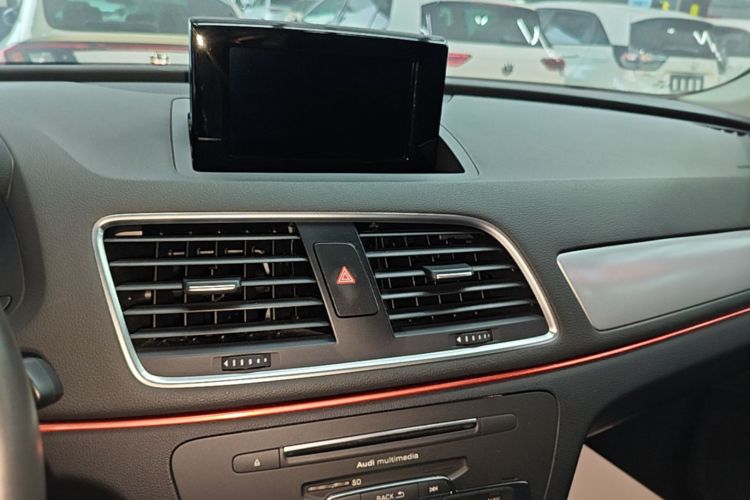 Audi Q3 2017 #17 Audi Q3 2017 car image #17