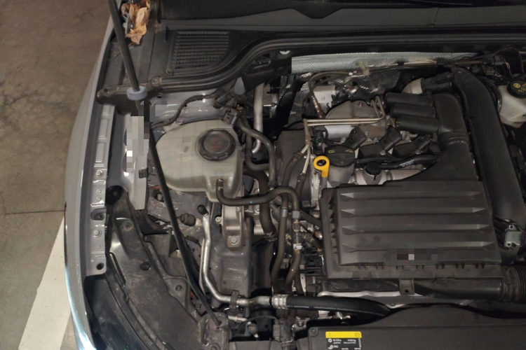 Volkswagen Golf 2024 car image #24