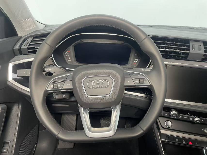 Audi Q3 2023 car image #11