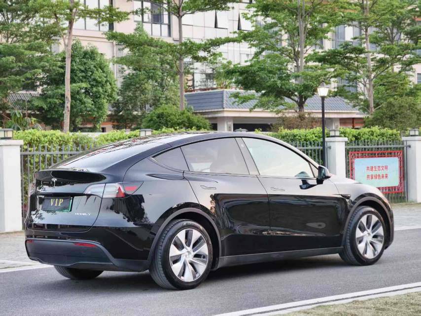 Tesla Model Y 2021 #9 Tesla Model Y 2021 car image #9