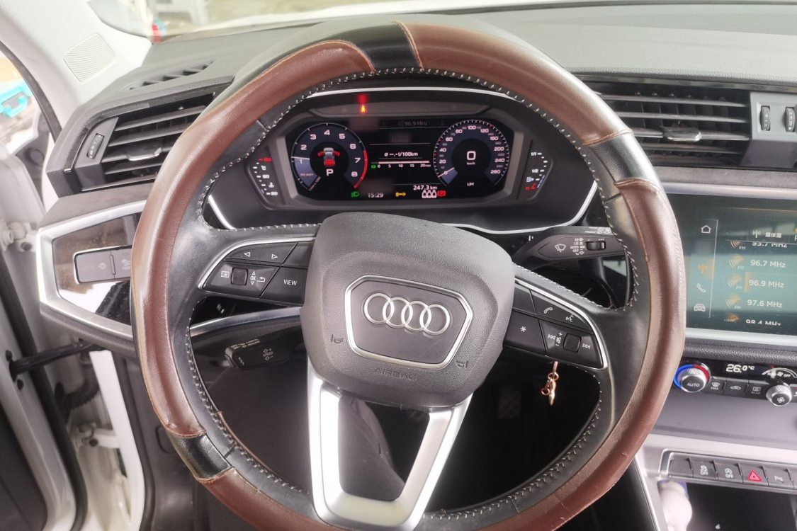 Audi Q3 2019 #11 Audi Q3 2019 car image #11