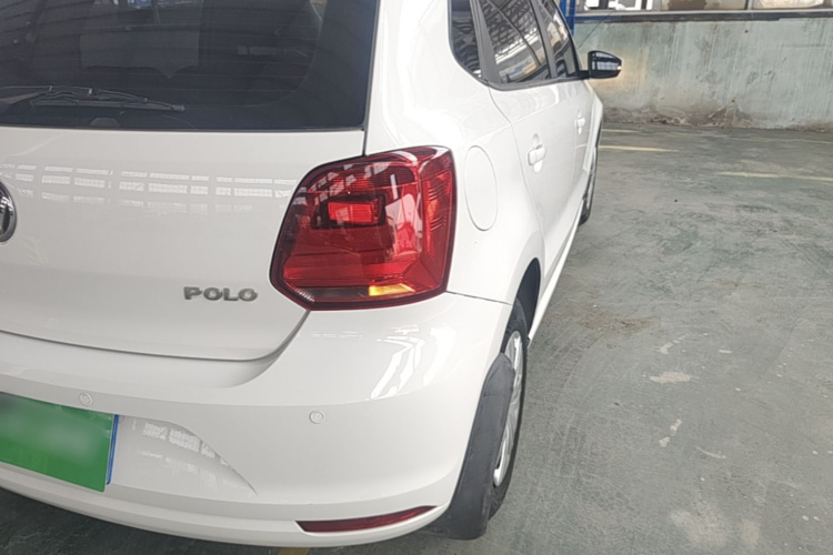 Volkswagen Polo 2016 car image #8