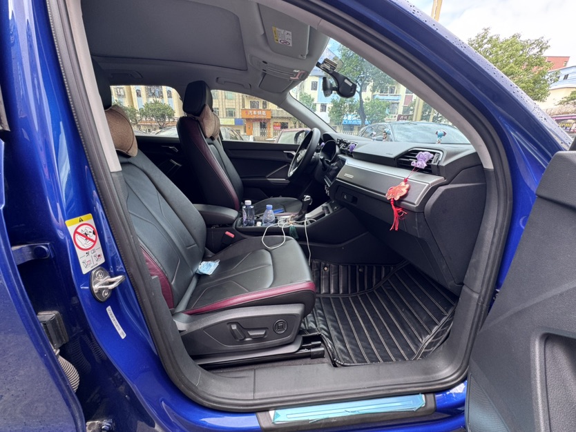 Audi Q3 2020 car image #4