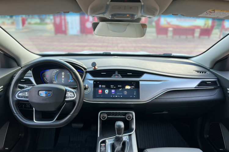 GEELY Binray 2018 image de voiture #9