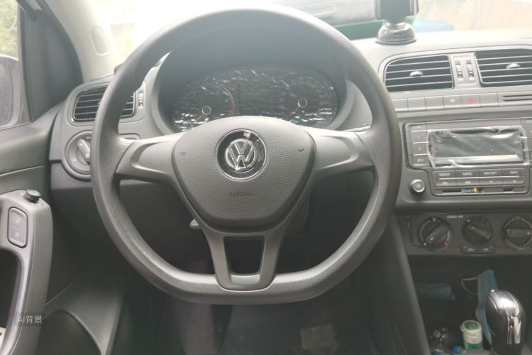 Volkswagen Polo 2017 car image #12