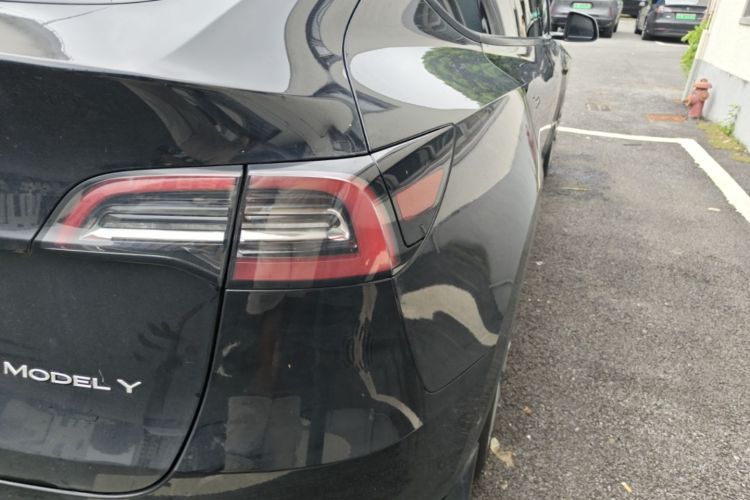 Tesla Model Y 2022 #8 Tesla Model Y 2022 car image #8