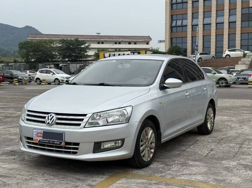 Volkswagen Santana 2013 car image 