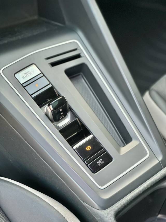 Volkswagen Golf 2021 صورة سيارة #2