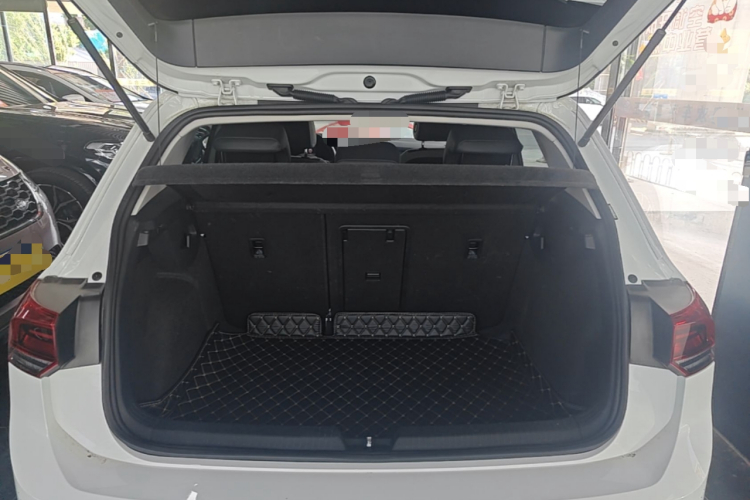 Volkswagen Golf 2022 car image #19