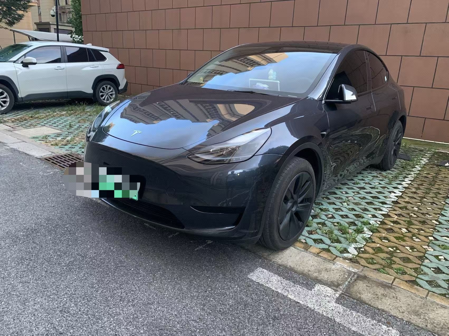 Tesla Model Y 2024 car image 
