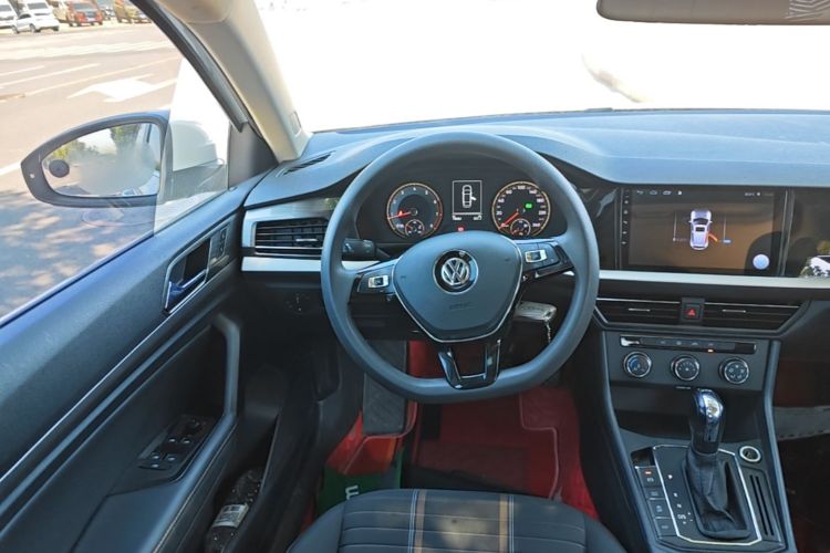 Volkswagen Lavida 2018 car image #11
