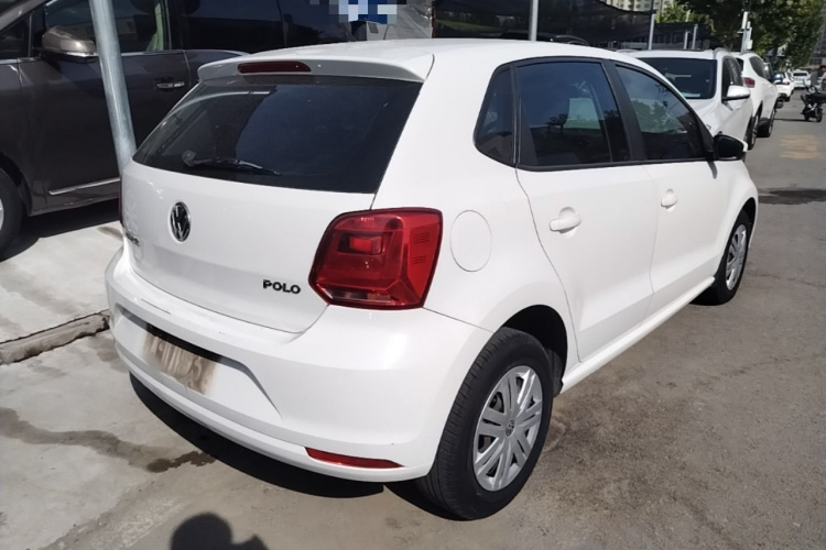 Volkswagen Polo 2015 car image #7