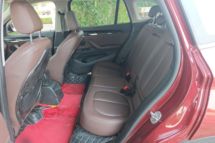 BMW X1 2020 car image #13
