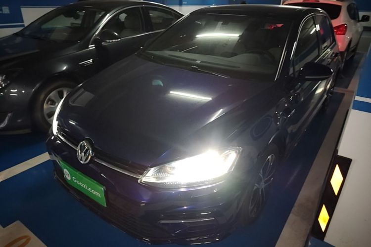 Volkswagen Golf 2020 car image #2
