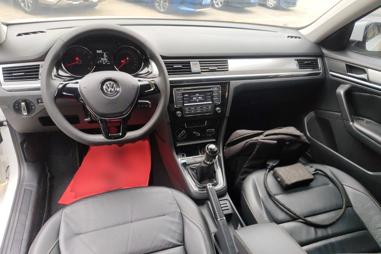 Volkswagen Bora 2016 car image #10